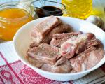 Costillas de cerdo con miel y salsa de soja al horno