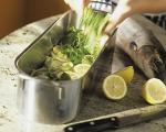Kā pagatavot zivis, kas marinētas ar burkāniem un sīpoliem - receptes sautētas, ceptas, cepeškrāsnī, lēnajā plītī